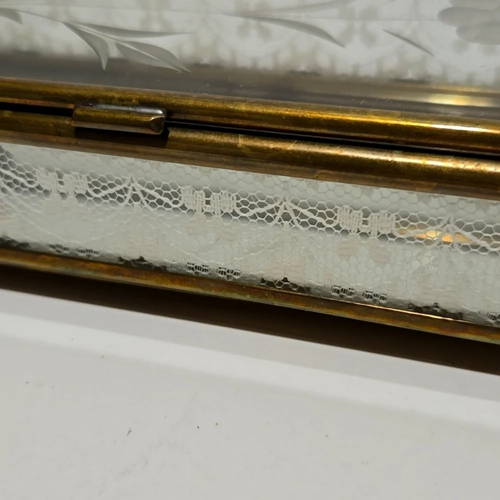 Artisan vintage etched